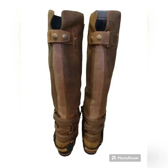 Sorel boots - Picture 3 of 5